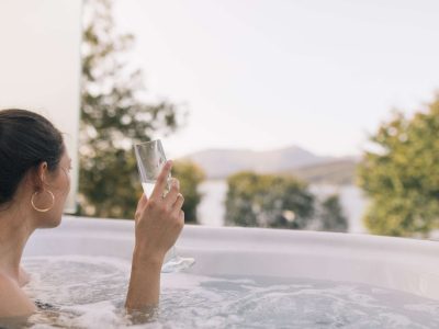 hottub-champagne-seabed-highland-luxury-lodge-scotland hottub-champagne-seabed-highland-luxury-lodge-scotland