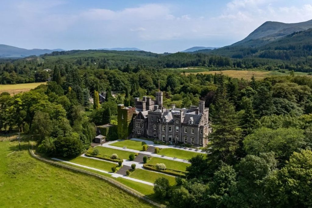 inverlochy castle