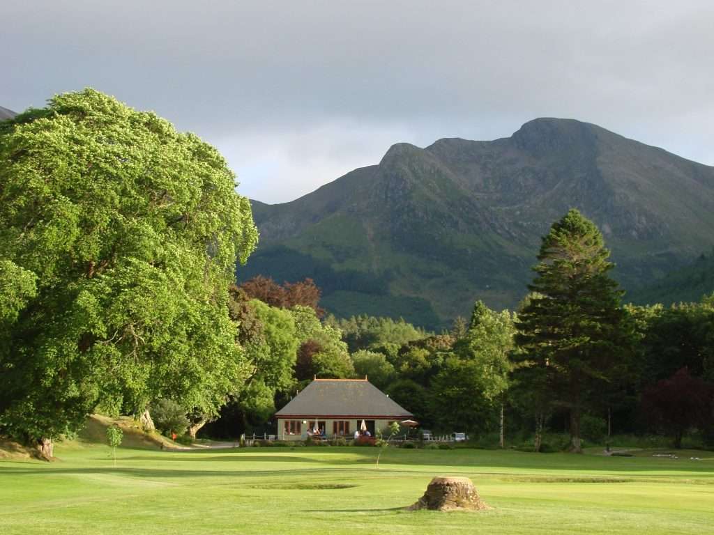The Woodlands Golf Course clubhouse where you can discover nature in Glencoe all around.